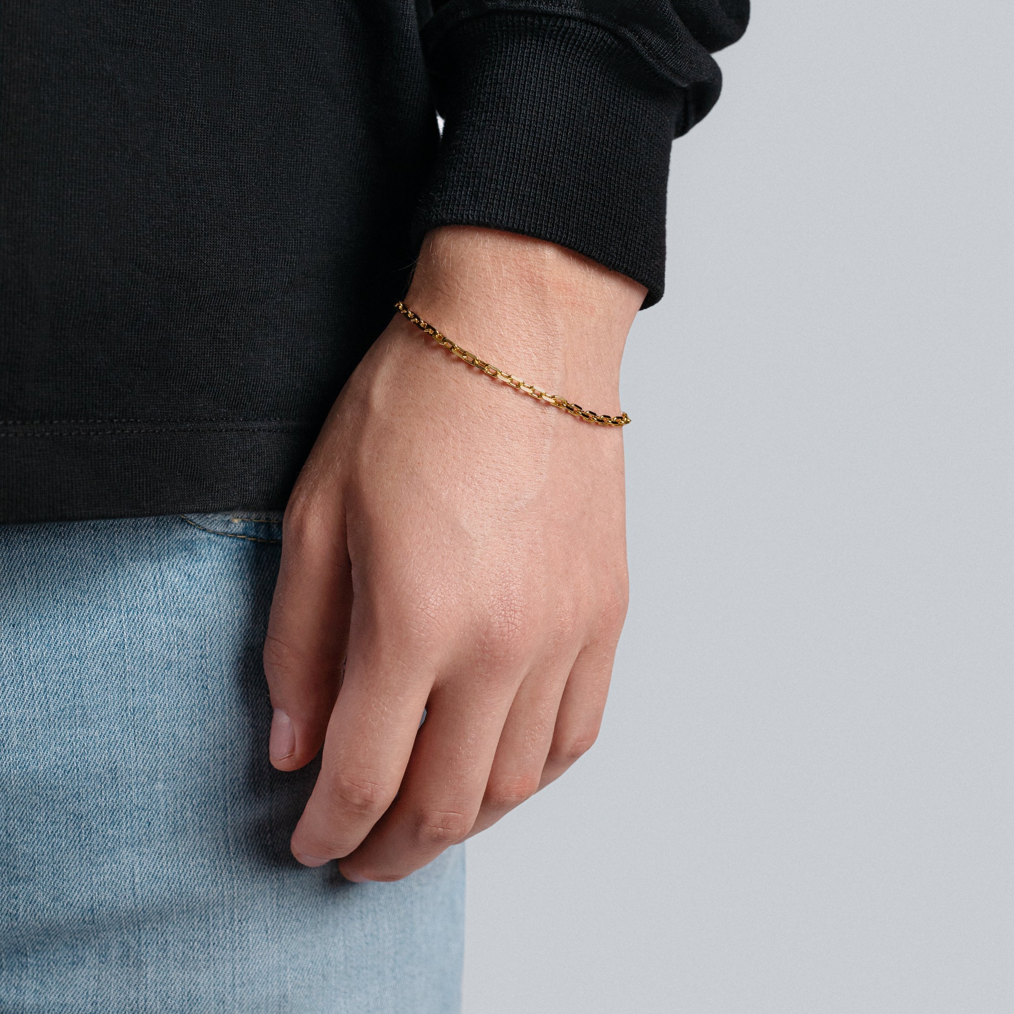 Gold Anchor Bracelet (medium)